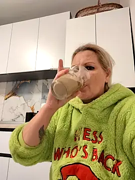 Divineblond online show from March 28, 8:21 pm