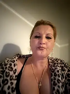 Snapshot of Divineblond chatting on October 11, 9:38 pm Divineblond online show from October 11, 9:38 pm