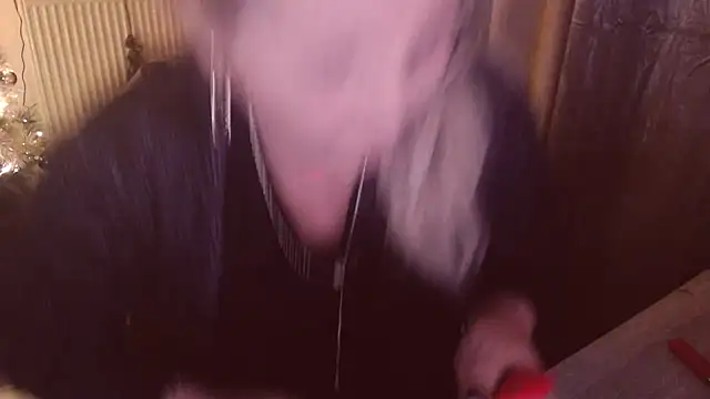 Snapshot of Divineblond chatting on November 24, 8:53 pm Divineblond online show from November 24, 8:53 pm