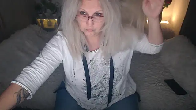 Divineblond online show from February 16, 6:39 pm