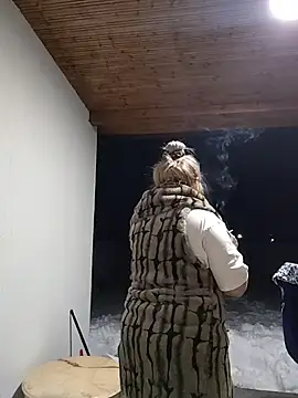 Divineblond online show from February 19, 8:50 pm