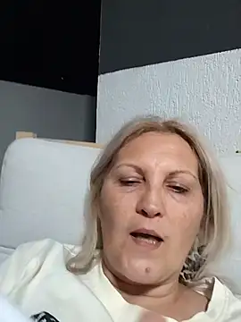 Divineblond online show from April 24, 6:21 pm