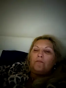 Snapshot of Divineblond chatting on November 27, 7:58 pm Divineblond online show from November 27, 7:58 pm