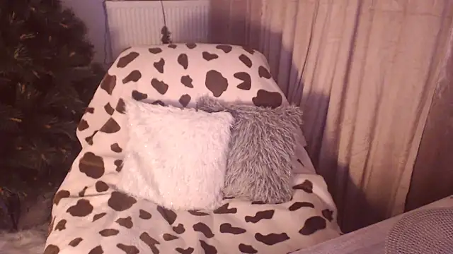 Snapshot of Divineblond chatting on November 21, 12:42 am Divineblond online show from November 21, 12:42 am