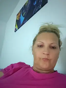 Divineblond online show from June 3, 10:25 pm