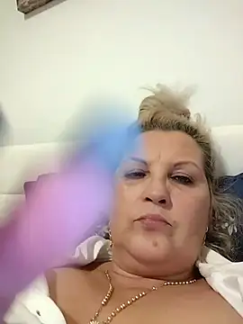 Divineblond online show from December 4, 9:03 pm