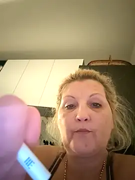 Divineblond online show from February 7, 7:00 pm