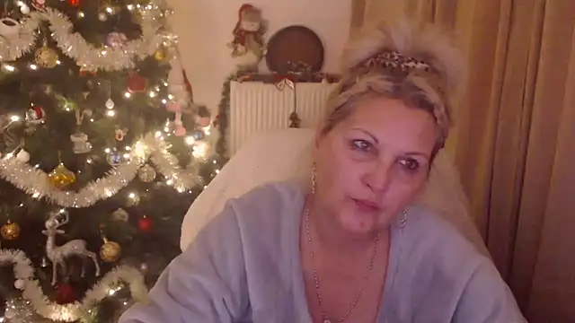 Divineblond online show from December 14, 9:09 pm