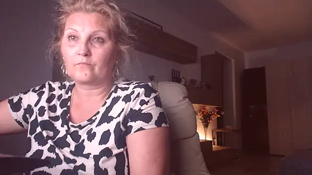 Snapshot of Divineblond chatting on September 18, 10:46 pm Divineblond online show from September 18, 10:46 pm