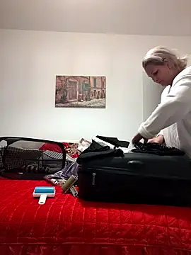 Divineblond online show from January 7, 2:55 pm