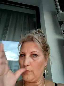 Snapshot of Divineblond chatting on September 14, 4:40 pm Divineblond online show from September 14, 4:40 pm