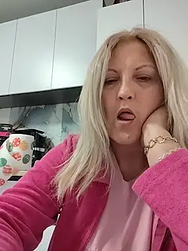 Divineblond online show from April 22, 10:27 pm