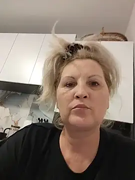 Divineblond online show from March 5, 8:38 pm