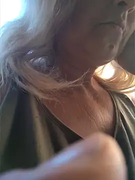 Snapshot of Divineblond chatting on June 7, 5:18 pm Divineblond online show from June 7, 5:18 pm