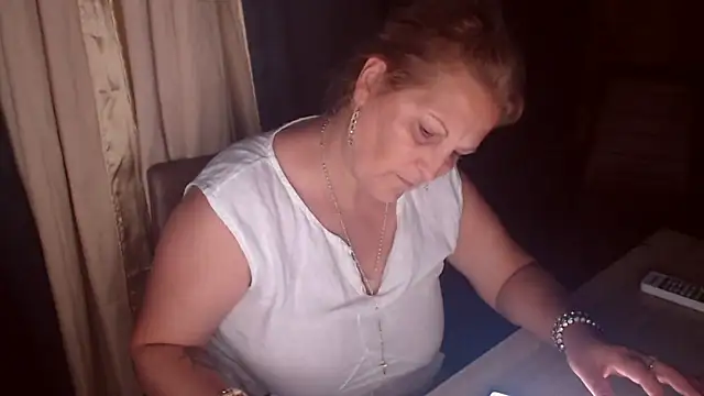 Snapshot of Divineblond chatting on September 9, 9:35 pm Divineblond online show from September 9, 9:35 pm