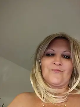 Divineblond online show from June 1, 11:04 pm