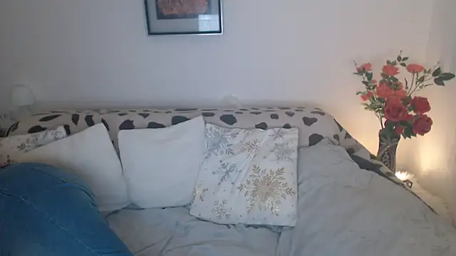 Divineblond online show from February 28, 3:55 pm