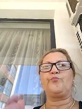 Snapshot of Divineblond chatting on October 10, 9:54 am Divineblond online show from October 10, 9:54 am