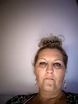 Snapshot of Divineblond chatting on October 13, 8:21 pm Divineblond online show from October 13, 8:21 pm