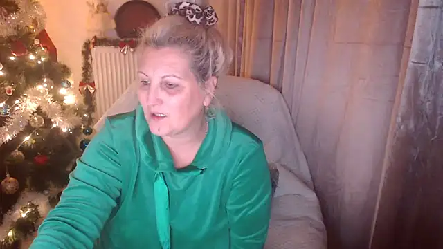 Snapshot of Divineblond chatting on November 30, 6:52 pm Divineblond online show from November 30, 6:52 pm