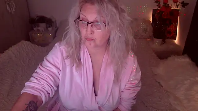 Divineblond online show from February 22, 5:58 pm