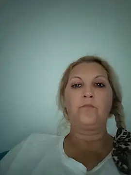 Divineblond online show from May 22, 4:16 pm