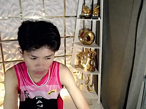 sweet cuttieguy online show from April 23, 12:39 am