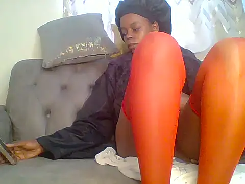 Snapshot of fentyvee chatting on June 25, 6:07 am fentyvee online show from June 25, 6:07 am