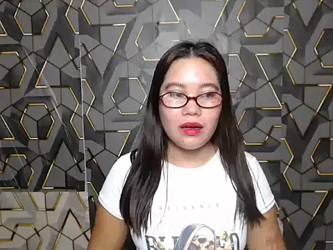 Snapshot of ur_prettychelsie chatting on June 4, 11:26 am ur prettychelsie online show from June 4, 11:26 am