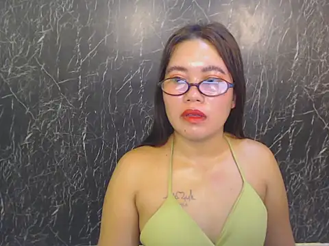 Snapshot of ur_prettychelsie chatting on April 25, 1:14 pm ur prettychelsie online show from April 25, 1:14 pm