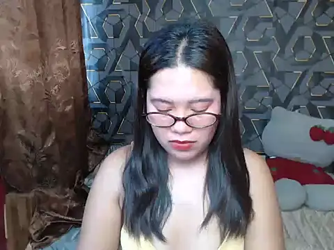 Snapshot of ur_prettychelsie chatting on May 30, 10:37 pm ur prettychelsie online show from May 30, 10:37 pm
