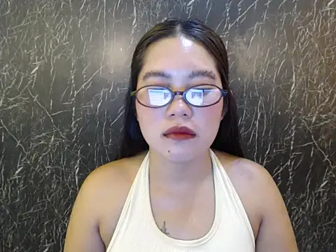 Snapshot of ur_prettychelsie chatting on April 27, 9:35 pm ur prettychelsie online show from April 27, 9:35 pm