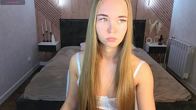 Milana Sorrento online show from May 12, 1:02 am