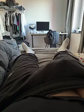 alwayshorny21 online show from April 24, 3:47 pm