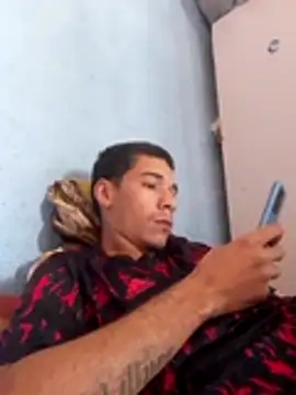 danielcometudo online show from April 22, 12:34 pm