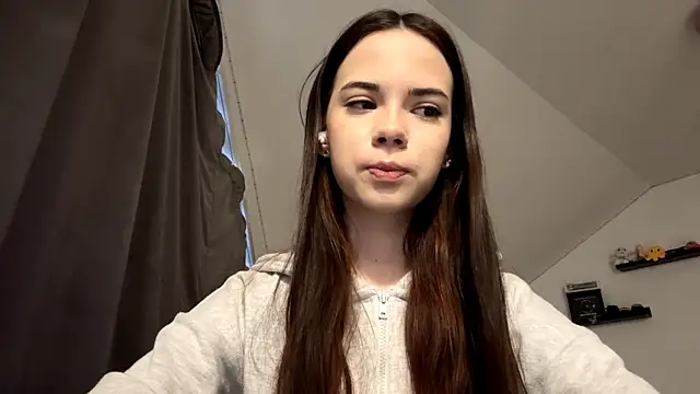 JoellaGrode online show from May 3, 6:22 pm