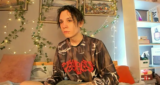 SolarFringe online show from May 4, 11:18 pm