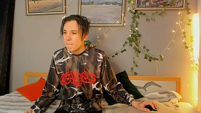 SolarFringe online show from May 20, 9:01 pm