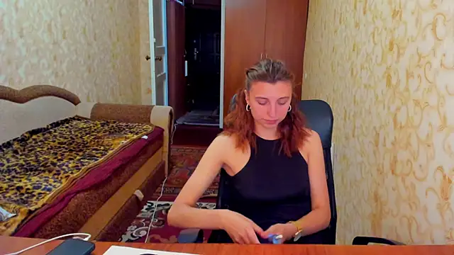 Snapshot of MilaShka29 chatting on June 27, 11:27 am MilaShka29 online show from June 27, 11:27 am