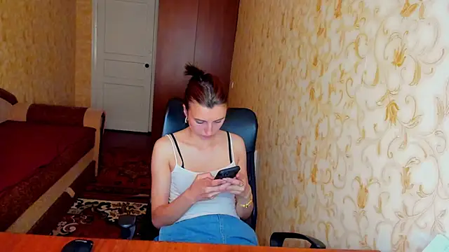 Snapshot of MilaShka29 chatting on June 19, 10:21 am MilaShka29 online show from June 19, 10:21 am