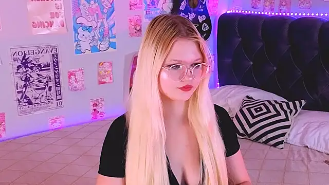 LunariaFox online show from July 29, 3:22 pm
