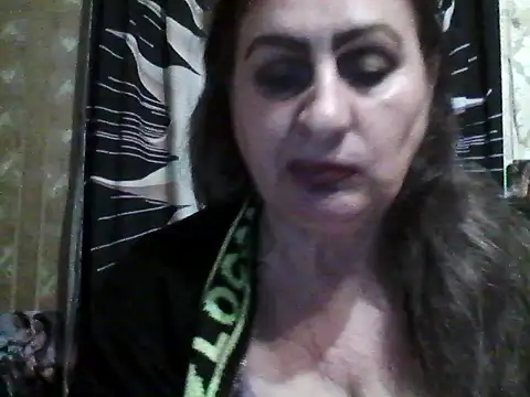LoaqLovew online show from May 13, 6:04 pm