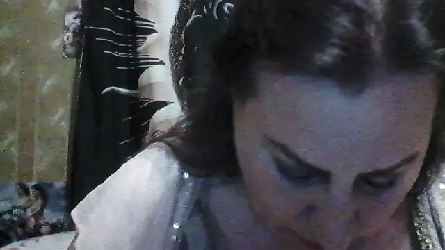 LoaqLovew online show from May 17, 6:52 pm