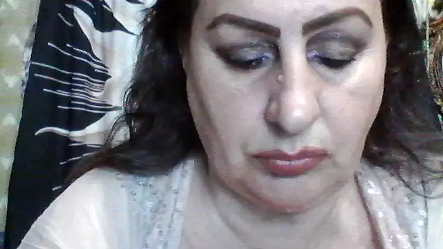 LoaqLovew online show from May 18, 9:58 am