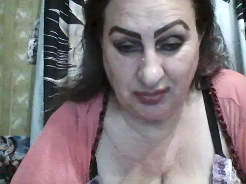 LoaqLovew online show from June 29, 7:37 am