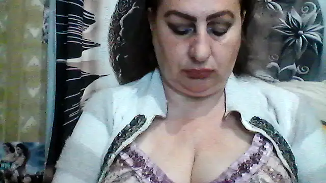 LoaqLovew online show from May 16, 8:46 am
