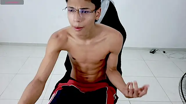 Im David 01 online show from April 22, 3:08 pm