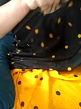 Snapshot of Call_Honey chatting on May 23, 4:22 am Call Honey online show from May 23, 4:22 am