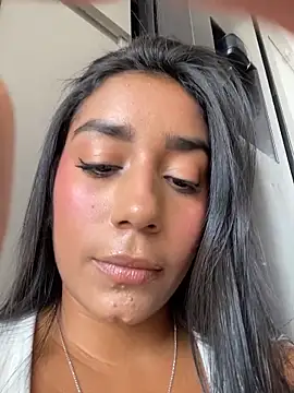 SaryJonex online show from May 5, 2:09 pm
