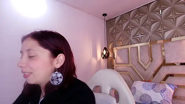 stephaniesun  online show from May 18, 1:05 pm